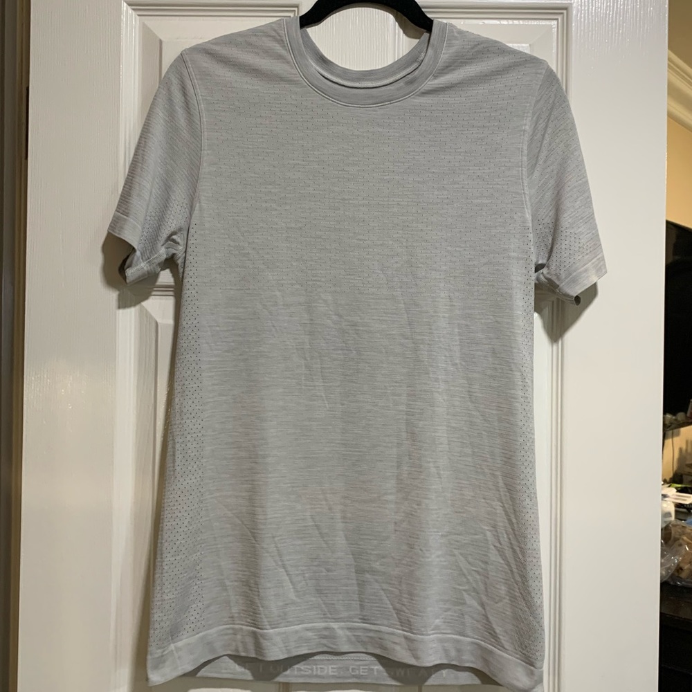 Men’s lululemon shirt